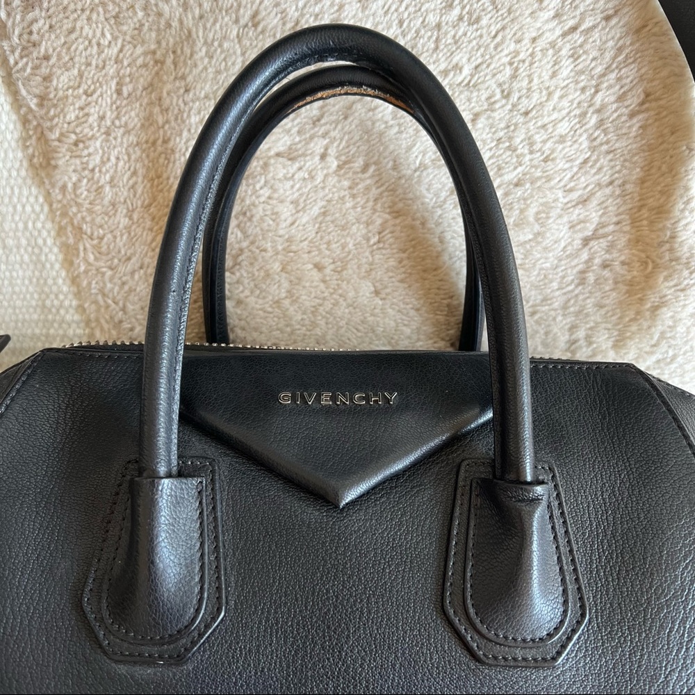Givenchy Antigona black leather bag - Picture 2 of 15